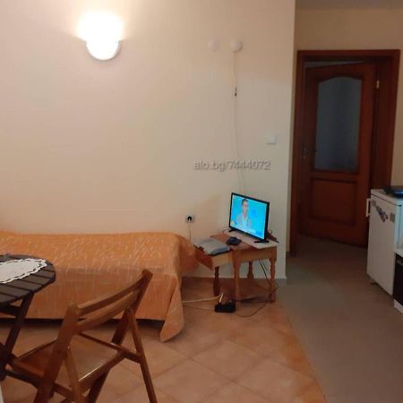 Private Studio Intsaraki - Sveti Vlas Exterior foto